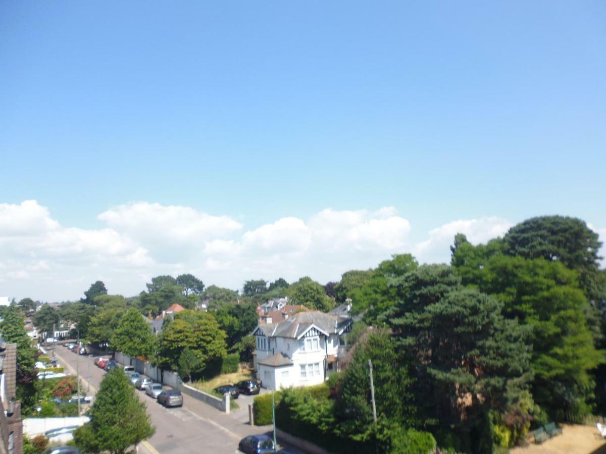 Close To Beach And Town Square Bournemouth Exterior photo